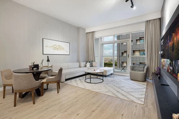 Luxe 1BR in Avanti with Pool & Gym - Image 1