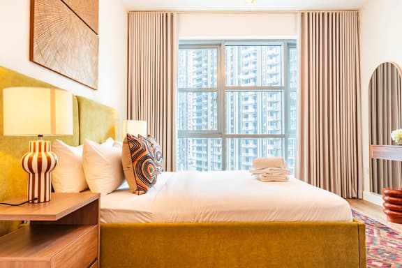 Luxe 1BR in Downtown | Near Dubai Mall - Image 1