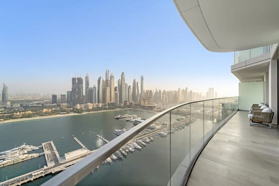 Luxury 2BR with Full Marina Views & Private Beach - Image 1