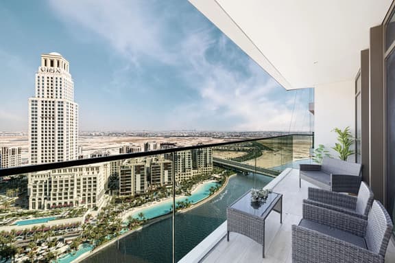 Stunning 2BR with Panoramic Creek Harbour Views - Image 1